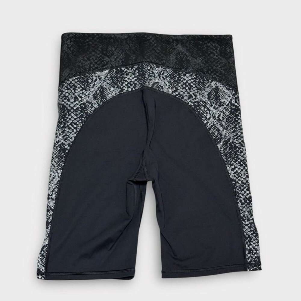 Athleta Stay Fly 9" Short M Black Silver Reflective  EUC Bike Shorts Active